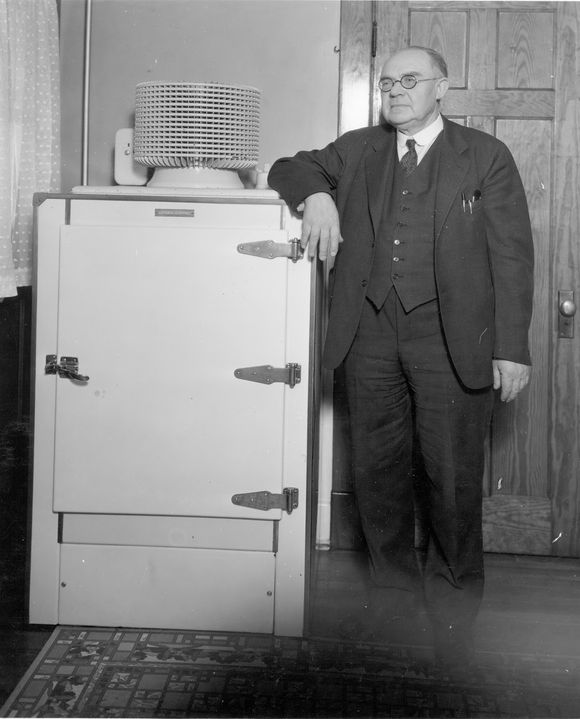 Christian Steenstrup ve Monitör Üstü Buzdolabı