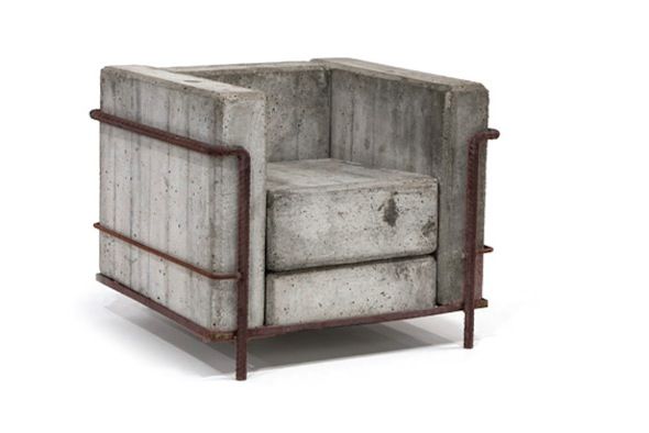 Stefan Zwicky tarafından tasarlanan Corbu&#39;nun ikonik koltuğunun beton ve çelik ile yeniden yorumu. MichaeI Van Vliet&#39;ten Beton Le Corbusier Sandalye